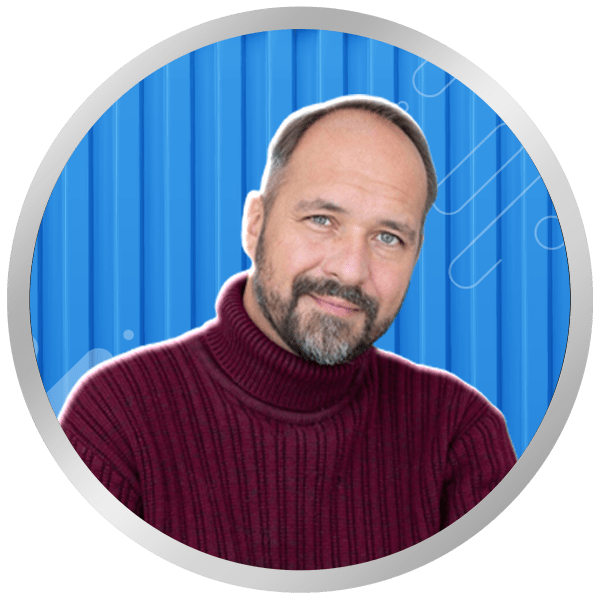 Знайомтесь, це Сергій — наш головний логіст і стратег побудови маршрутів